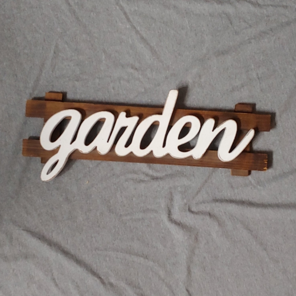 Adorable Rustic Garden Sign 😍